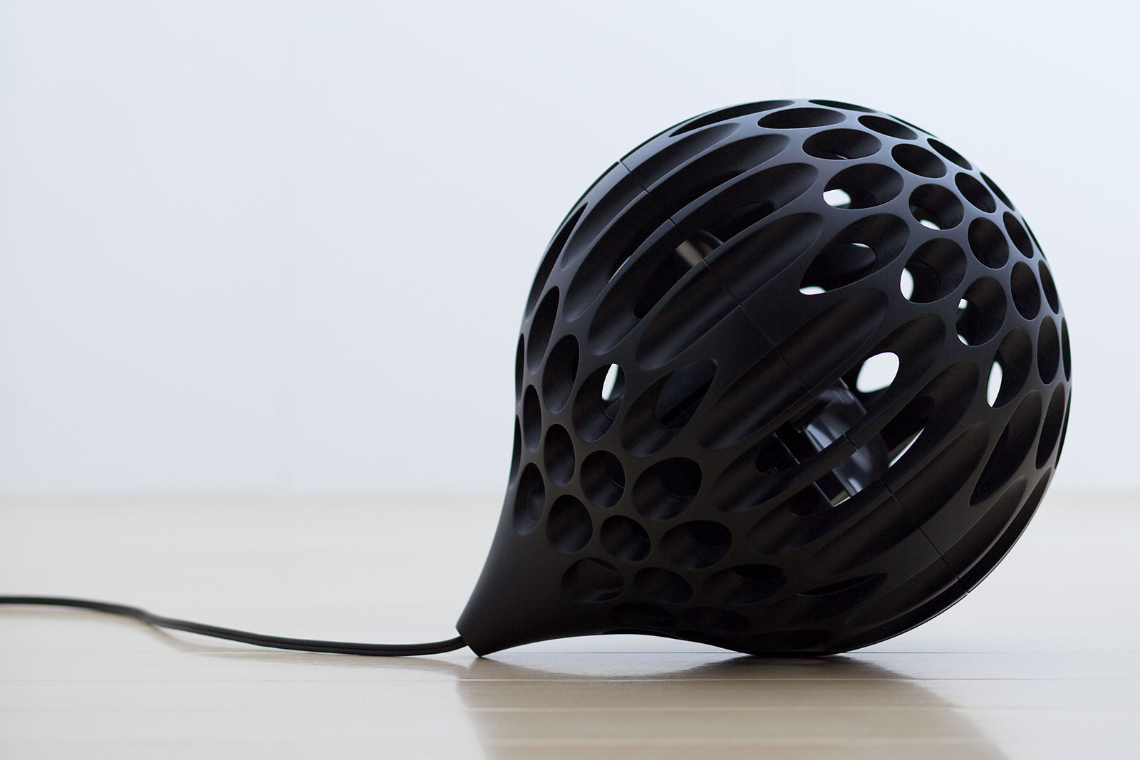 廃盤　サーキュレーター　AERO SPHERE FAN エアロ スフィア ファン 蜂の巣みたいな卓上扇風機 – AERO SPHERE FAN（エアロ スフィア